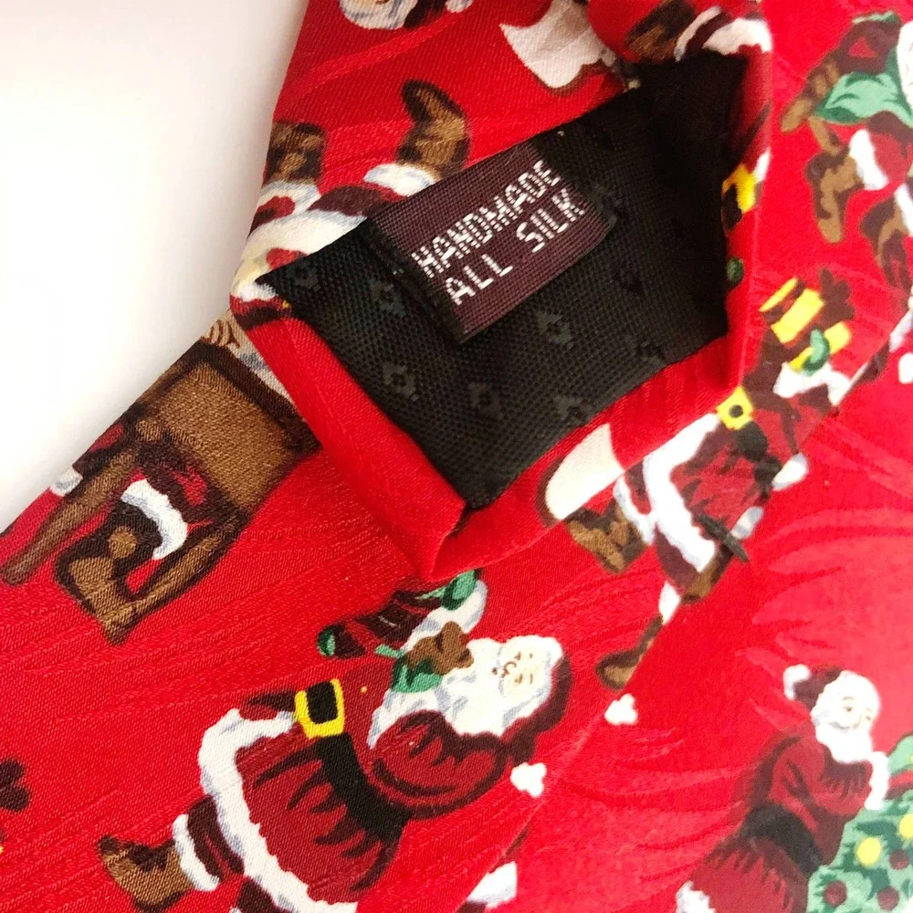 100% Silk Red Santa Christmas Themed Novelty‎ Tie